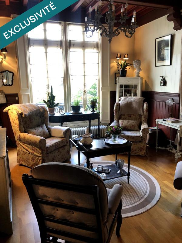 Maison - 225 m² - 9 pièces