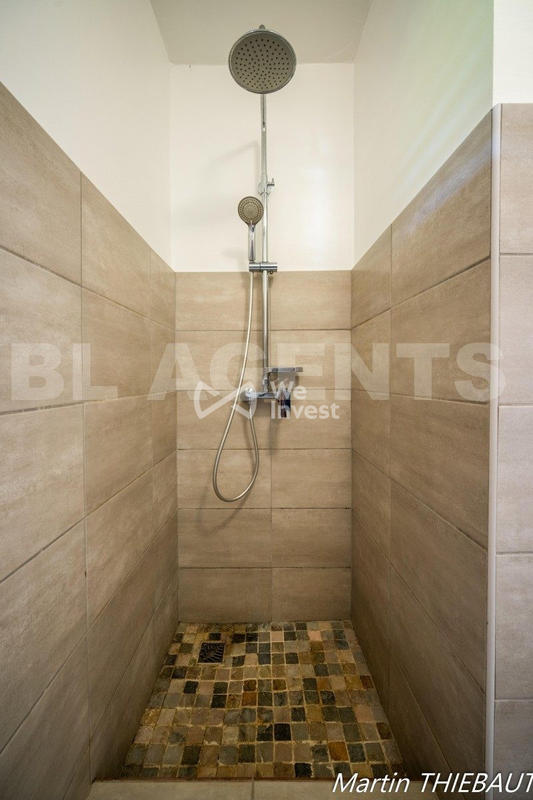 Maison - 270 m² - 13 pièces