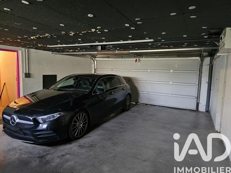 Maison - 251 m² - 10 pièces