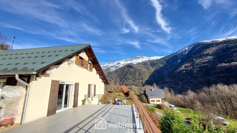 Maison - 238 m² - 7 pièces