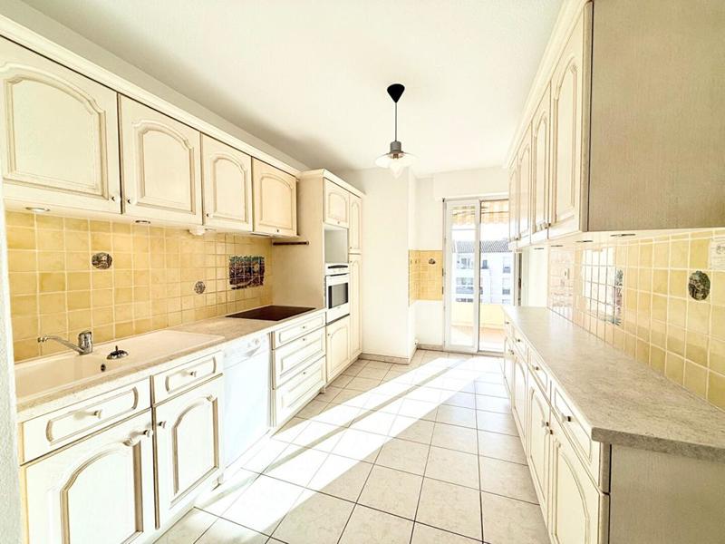 Appartement - 90 m² - 4 pièces