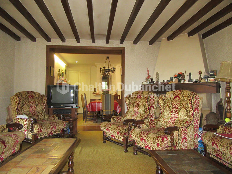 Maison - 235 m² - 9 pièces