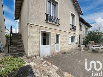 Maison - 97 m² - 5 pièces