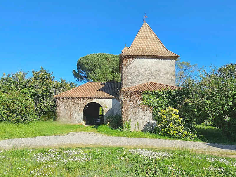 Maison - 302 m² - 8 pièces