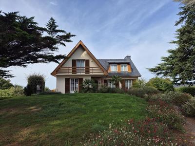 Maison - 184 m² - 8 pièces