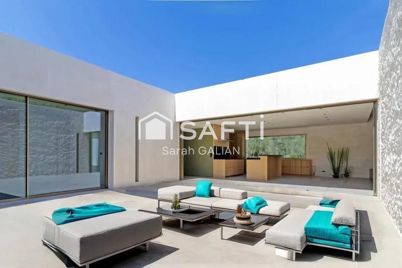 Maison - 270 m² - 5 pièces