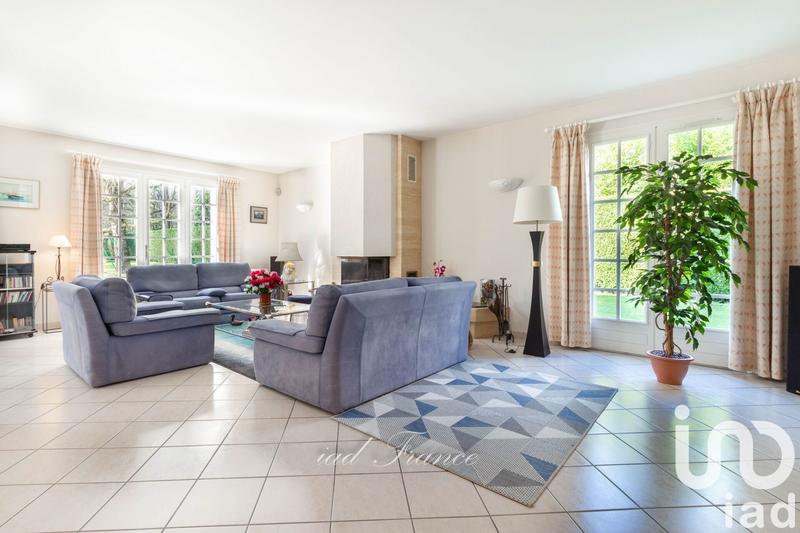 Maison - 246 m² - 9 pièces