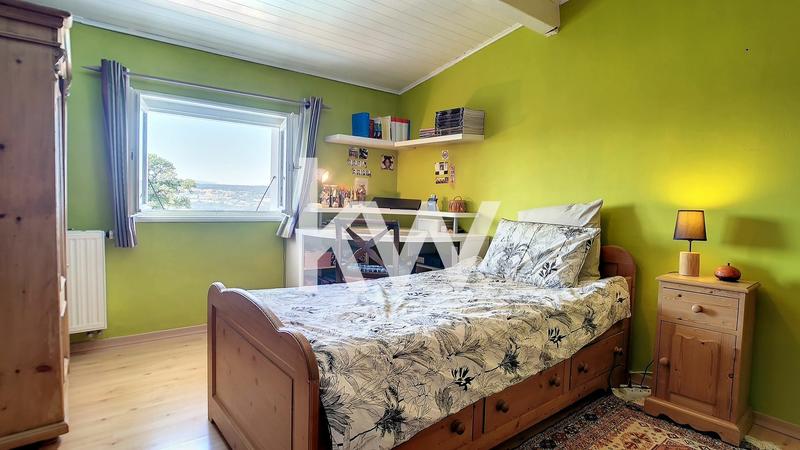 Maison - 225 m² - 6 pièces