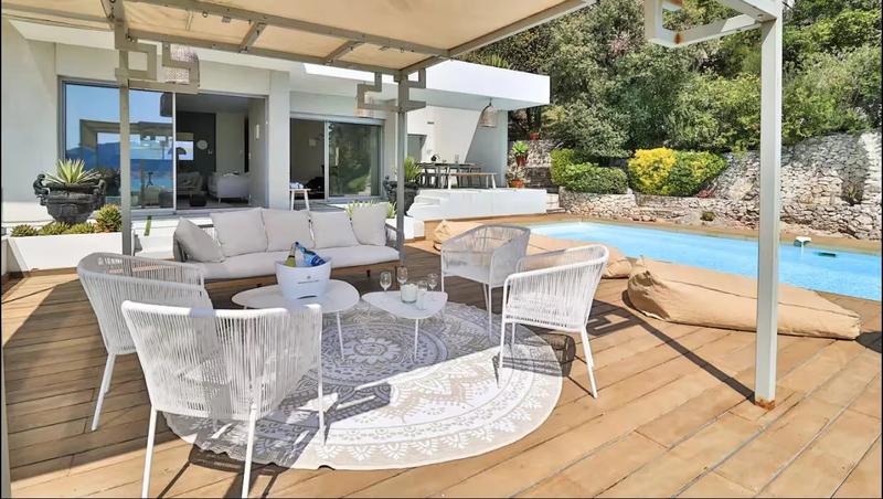 Maison - 200 m² - 6 pièces