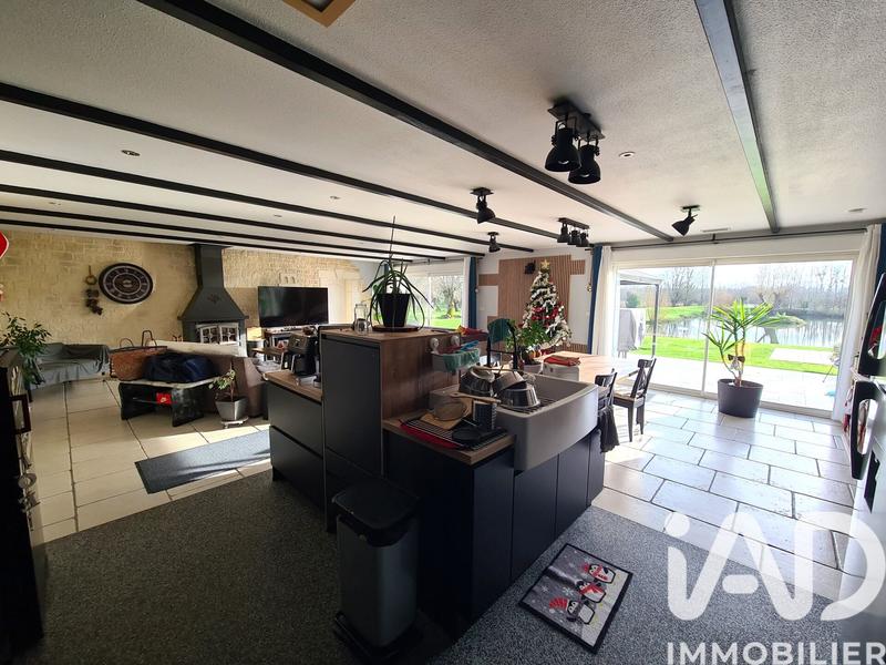 Maison - 213 m² - 9 pièces