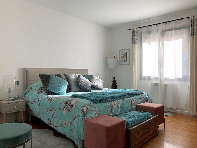 Maison - 255 m² - 9 pièces