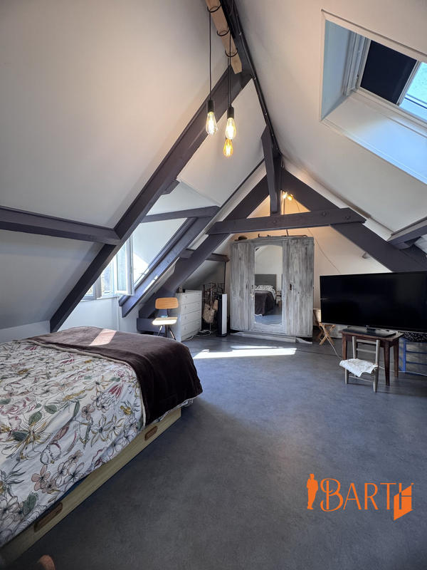 Maison traditionnelle - 194 m² - 8 pièces