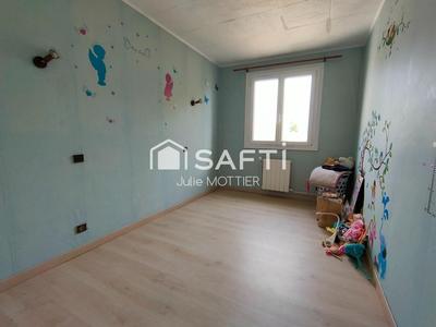 Maison - 90 m² - 5 pièces