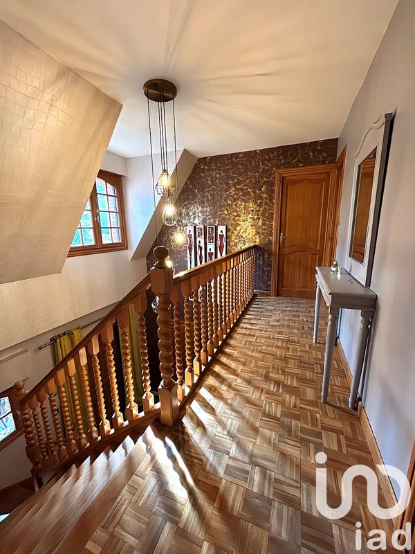 Maison - 199 m² - 9 pièces