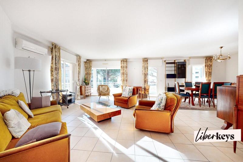 Appartement - 226 m² - 5 pièces