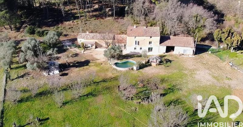 Maison - 266 m² - 8 pièces