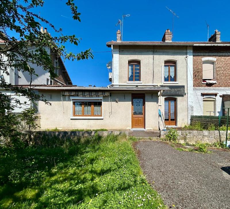 Maison - 90 m² - 4 pièces