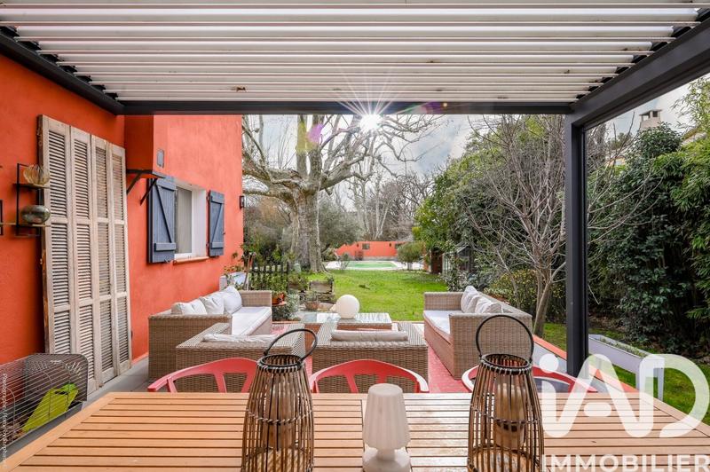 Maison - 228 m² - 6 pièces