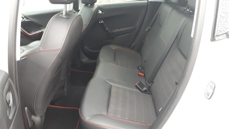 Peugeot 208 I 1.2 PureTech 110 Eat6 Gt-Line - Automatique Entretien constructeur