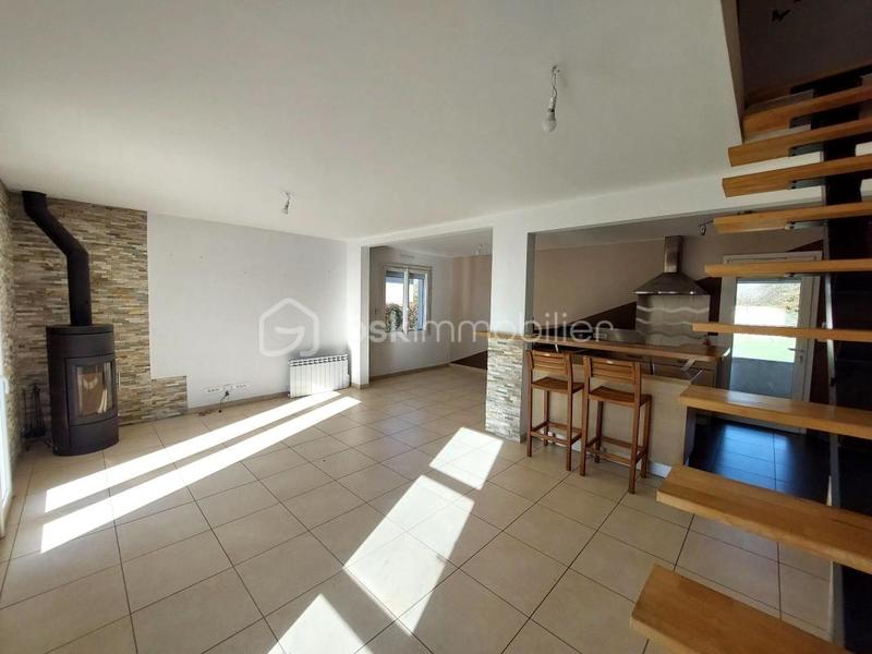 Maison traditionnelle - 140 m² - 6 pièces