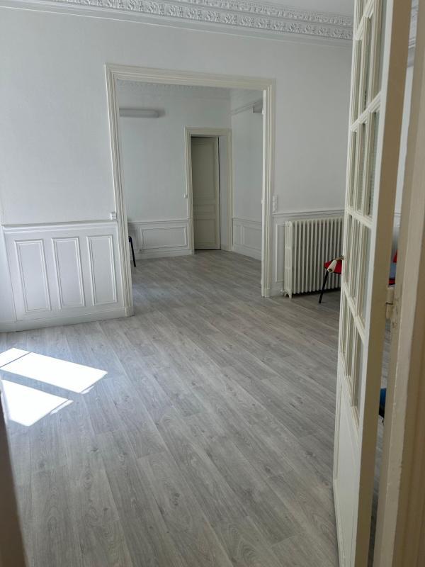 Bureau - 76 m² - 4 pièces