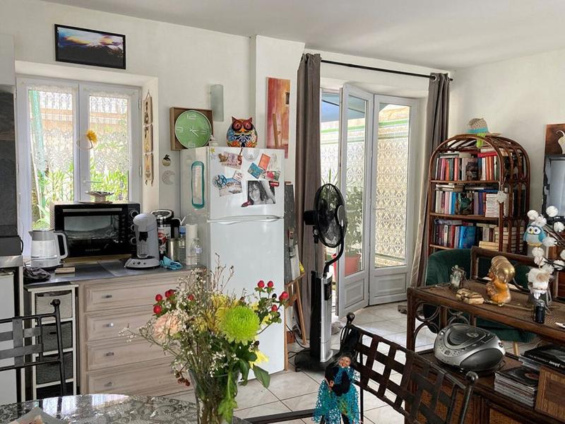 Immeuble - 110 m² - 6 pièces