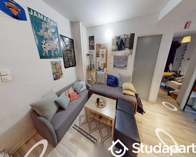 Chambre - 90 m² - 1 pièce