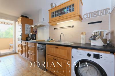 Appartement - 80 m² - 4 pièces