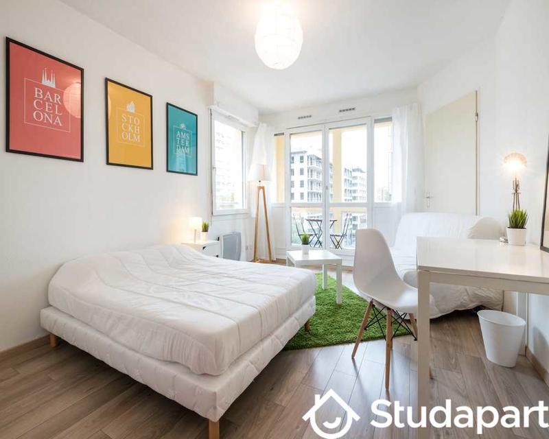 Chambre - 70 m² - 1 pièce