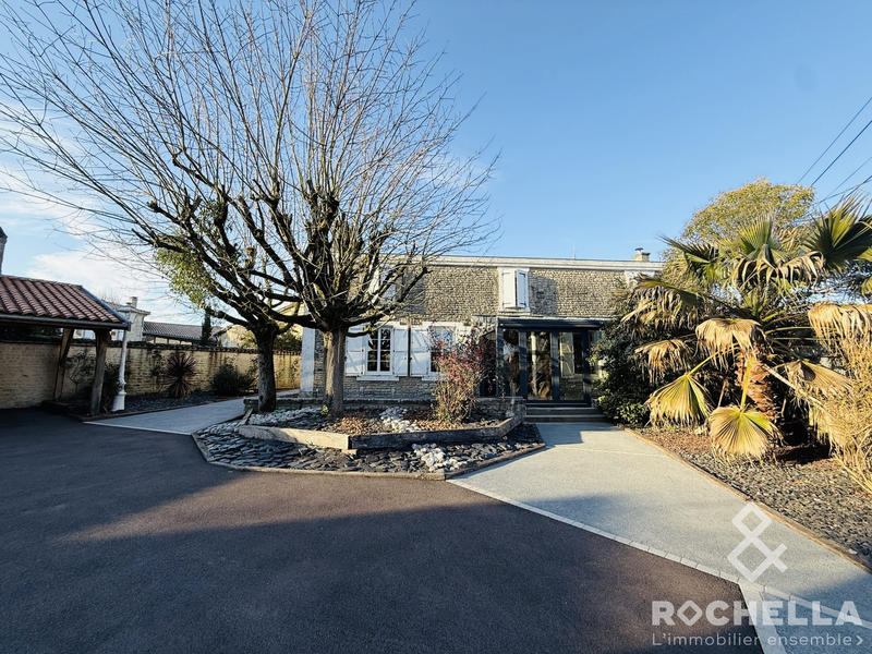 Maison ancienne - 210 m² - 9 pièces