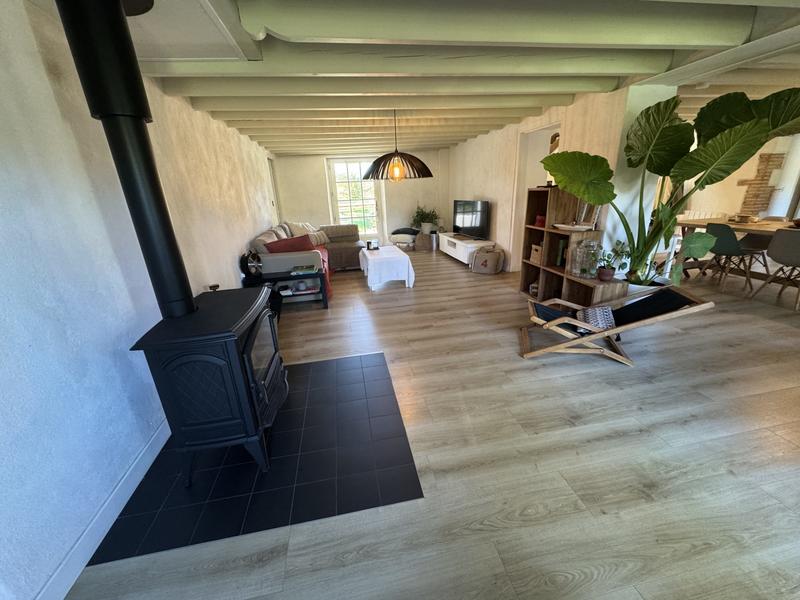 Maison - 250 m² - 6 pièces