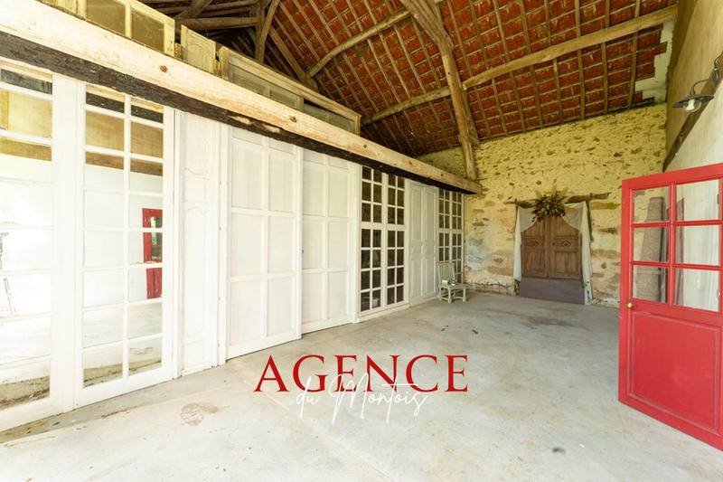 Propriété - 230 m² - 6 pièces