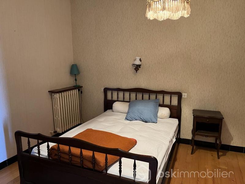 Maison traditionnelle - 205 m² - 10 pièces