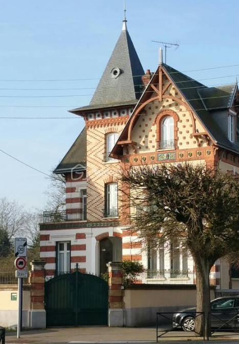 Demeure - 240 m² - 7 pièces