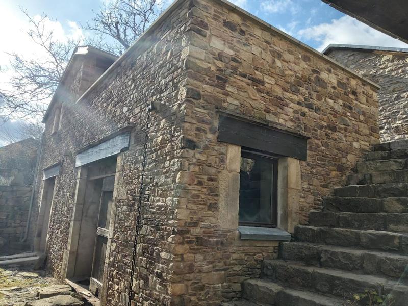 Maison - 219 m² - 8 pièces