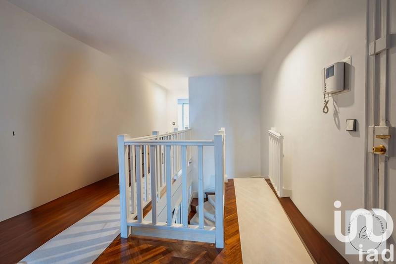 Duplex - 218 m² - 7 pièces