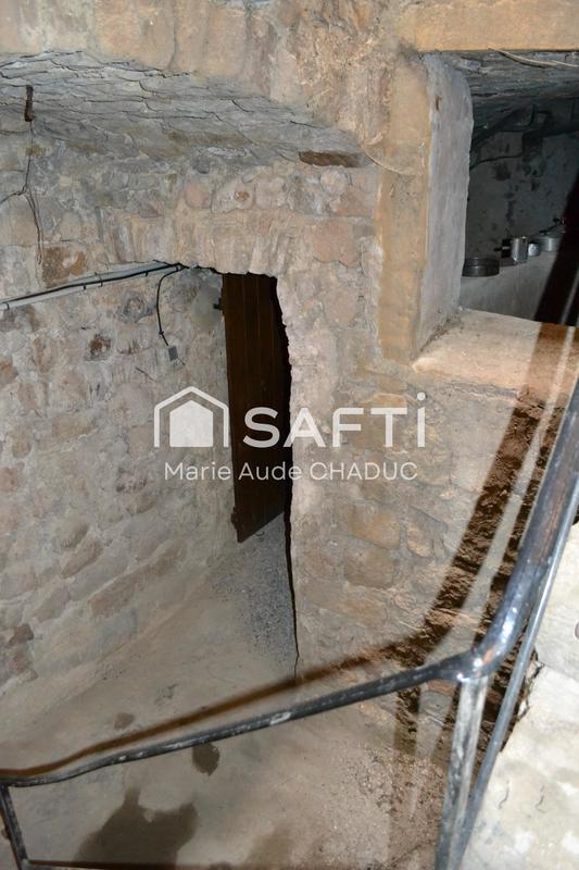 Maison - 210 m² - 8 pièces