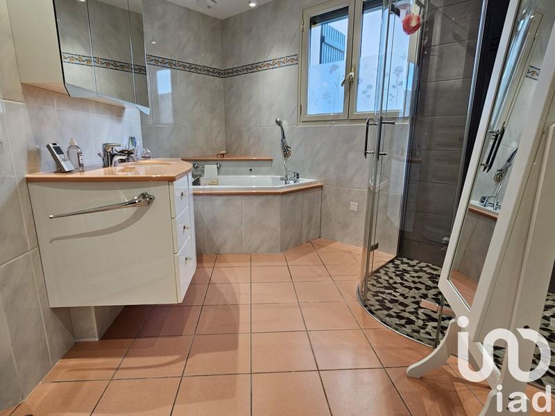 Maison - 312 m² - 9 pièces