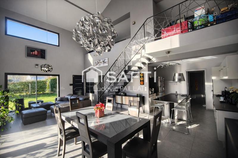 Maison - 165 m² - 7 pièces