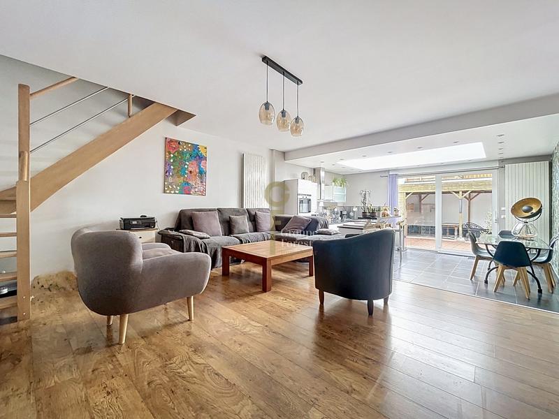 Maison - 177 m² - 6 pièces