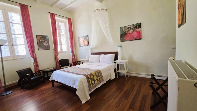 Maison - 450 m² - 17 pièces