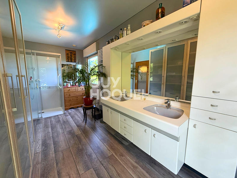 Maison - 163 m² - 6 pièces