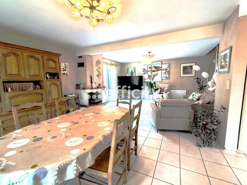 Maison - 152 m² - 6 pièces