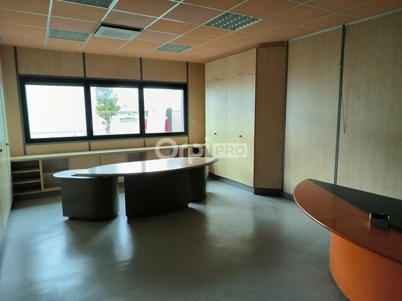 Bureau - 600 m²