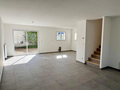 Maison - 99 m² - 4 pièces