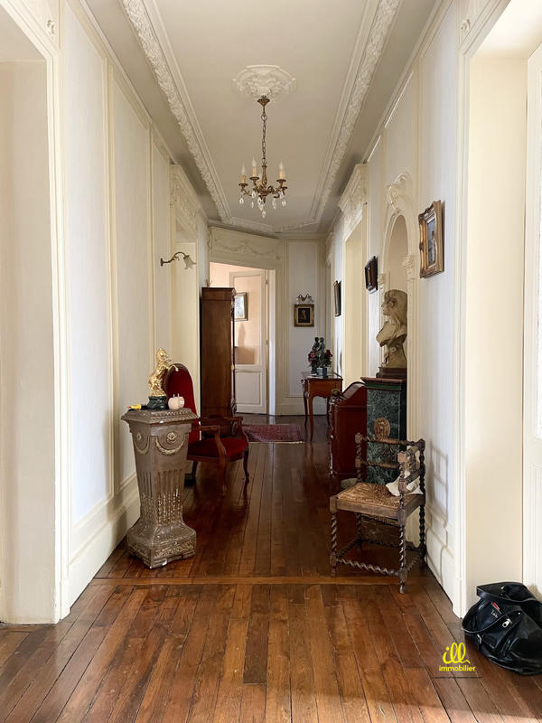 Appartement - 177 m² - 6 pièces