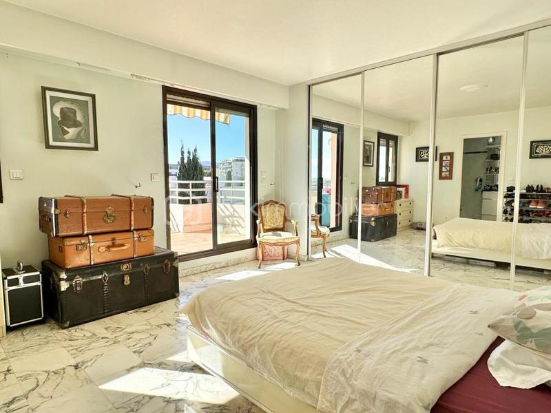 Appartement - 210 m² - 5 pièces