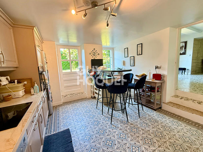 Maison - 245 m² - 8 pièces