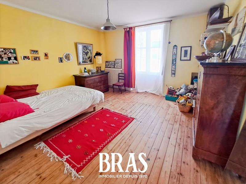 Maison - 200 m² - 6 pièces