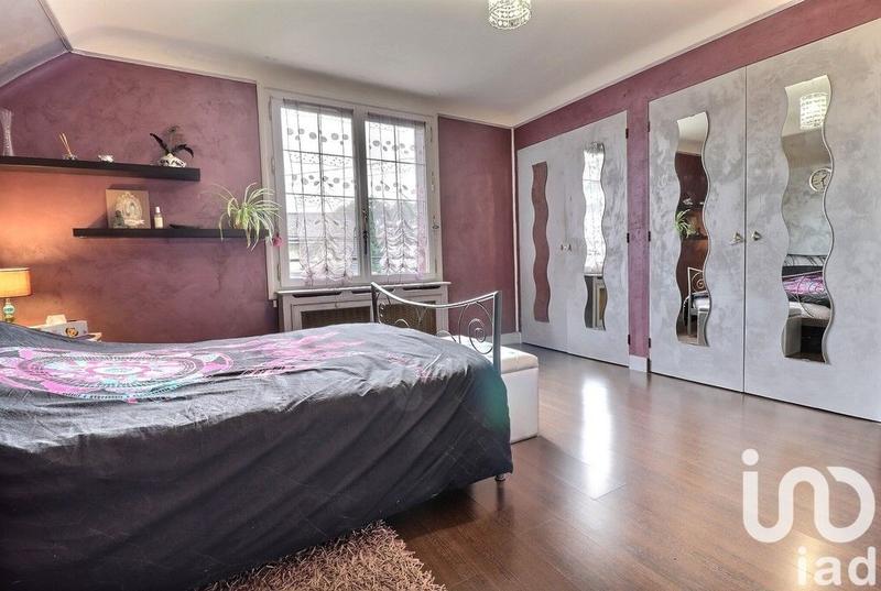 Maison - 180 m² - 8 pièces